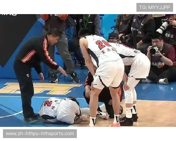 足球场偶遇CBA球员事件回顾